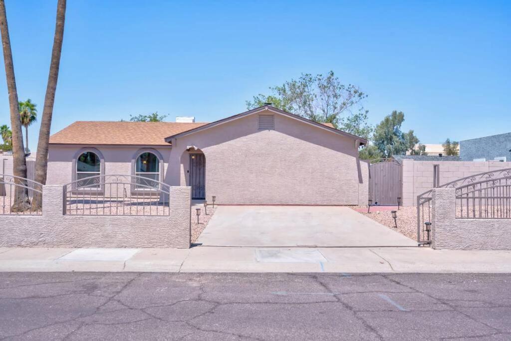 Fab Phx Getaway W/ Pool & Fire Pit Villa Phoenix Exterior photo