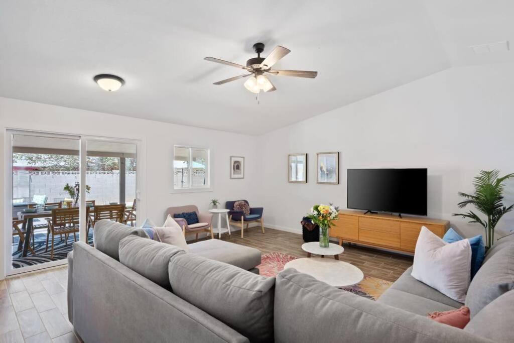 Fab Phx Getaway W/ Pool & Fire Pit Villa Phoenix Exterior photo